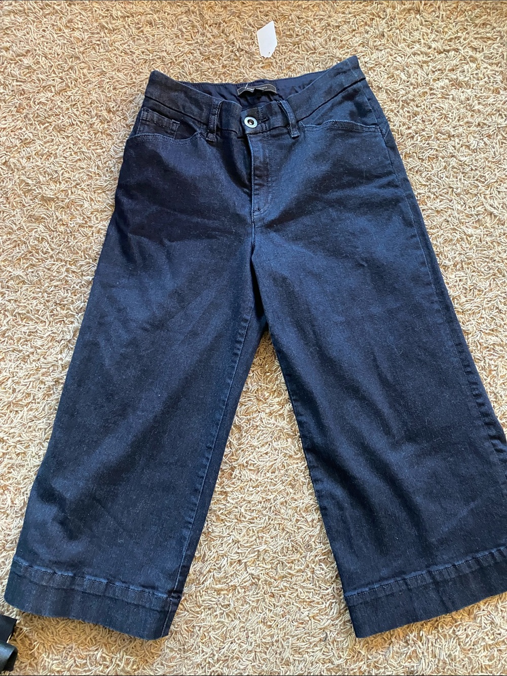 BCBGMaxAzria Black Wide-Leg Cropped Jeans